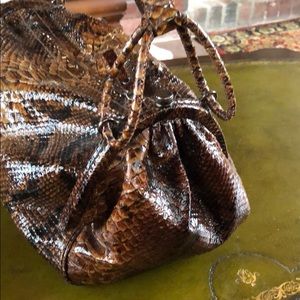 ❤️Intricately Beautiful snake skin leather handbag